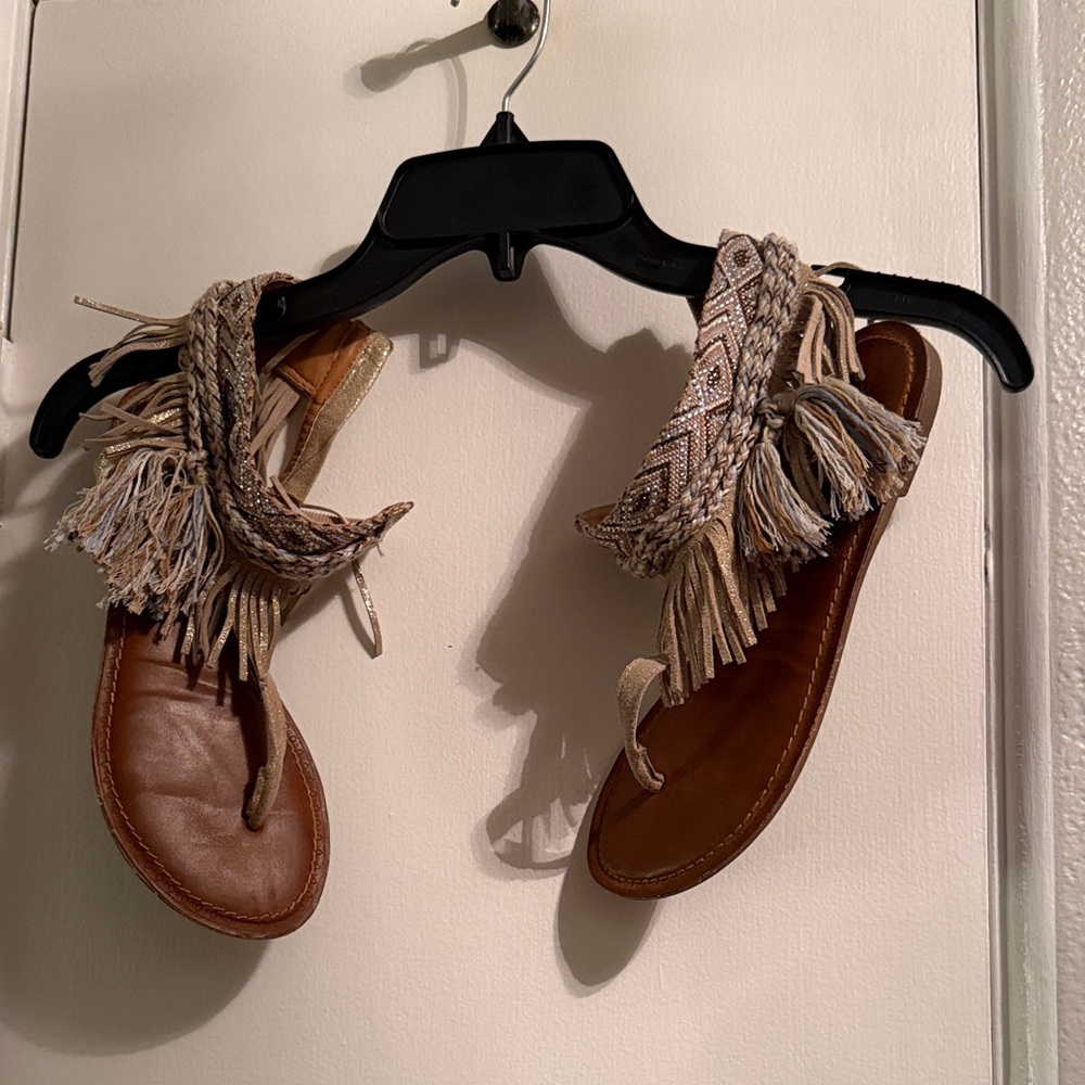 Zigi Soho Tan Braided Fringe Thong Sandals
